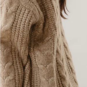 Jenni Kayne Cocoon Alpaca/ merino wool blend.